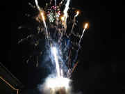 Uradni ognjemet se je pri�el s cerkve.